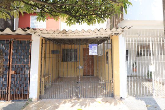 Fachada de casa para alugar com 2 quartos, 39m² em Chácara Califórnia, São Paulo