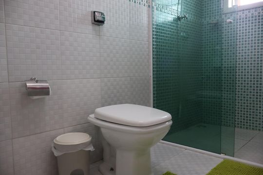 Banheiro da Suíte 2 de casa à venda com 4 quartos, 261m² em Vila Rosalia, Guarulhos