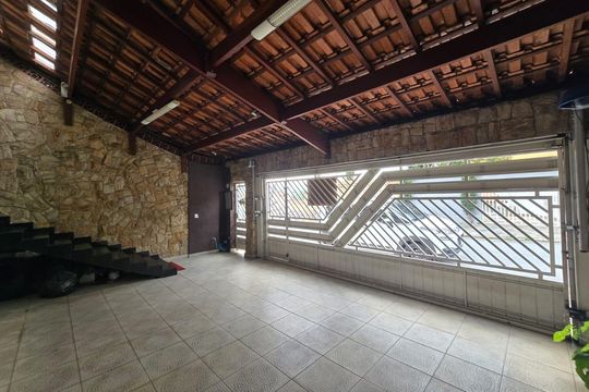 Garagem  de casa à venda com 4 quartos, 261m² em Vila Rosalia, Guarulhos