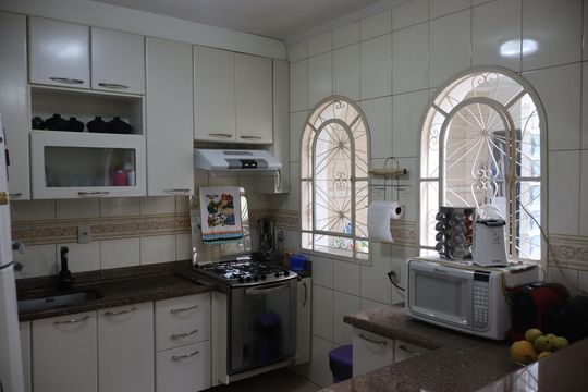 Cozinha  de casa à venda com 4 quartos, 261m² em Vila Rosalia, Guarulhos