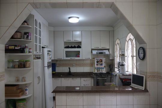 Cozinha  de casa à venda com 4 quartos, 261m² em Vila Rosalia, Guarulhos
