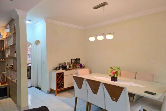 Sala de casa à venda com 4 quartos, 261m² em Vila Rosalia, Guarulhos