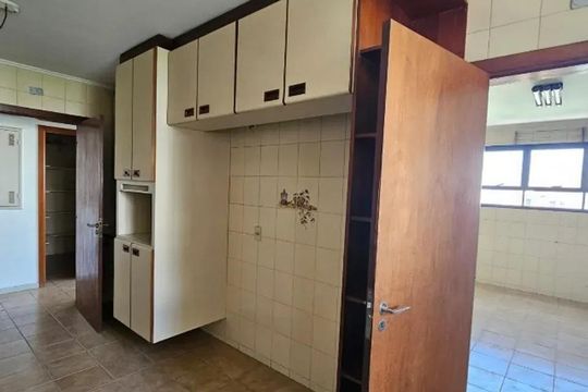 Cozinha de apartamento à venda com 4 quartos, 283m² em Vila Andrade, São Paulo