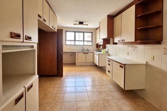 Cozinha de apartamento à venda com 4 quartos, 283m² em Vila Andrade, São Paulo