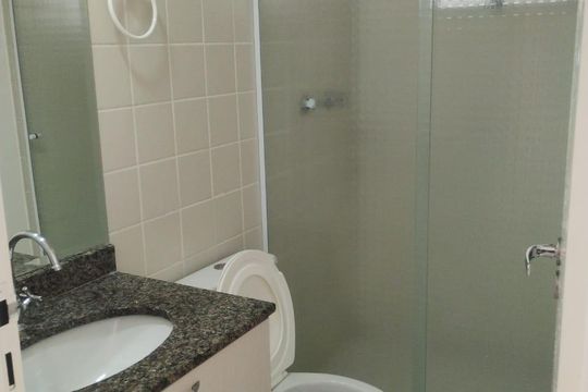 Banheiro de apartamento à venda com 3 quartos, 67m² em Jardim Ipaussurama, Campinas