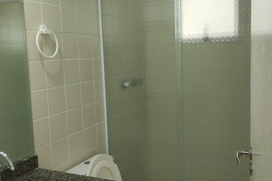 Banheiro de apartamento à venda com 3 quartos, 67m² em Jardim Ipaussurama, Campinas