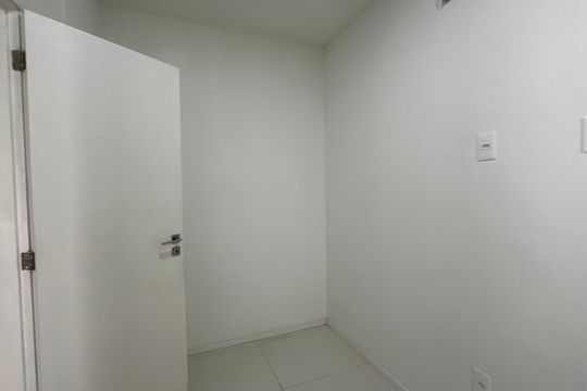 Quarto de Serviço de casa de condomínio à venda com 4 quartos, 493m² em Barra da Tijuca, Rio de Janeiro