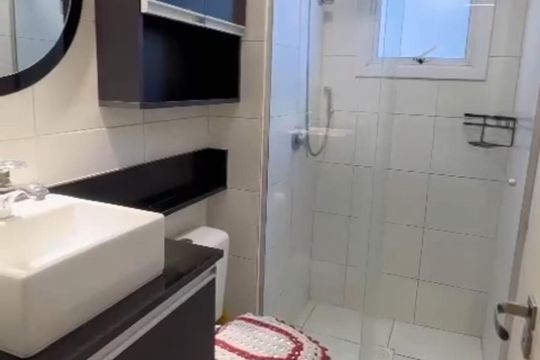 Banheiro de apartamento à venda com 2 quartos, 61m² em Centro, Canoas