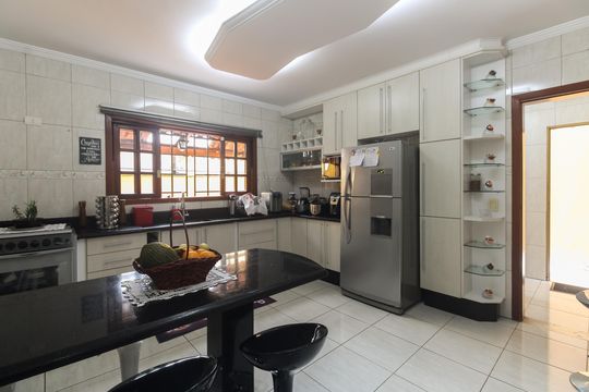 Cozinha  de casa à venda com 4 quartos, 220m² em Penha de França, São Paulo