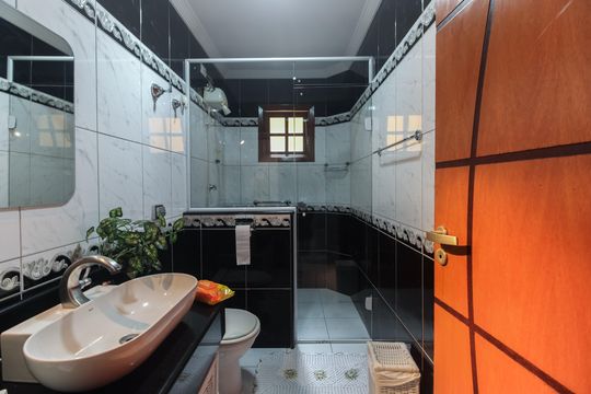 Banheiro Social  de casa à venda com 4 quartos, 220m² em Penha de França, São Paulo