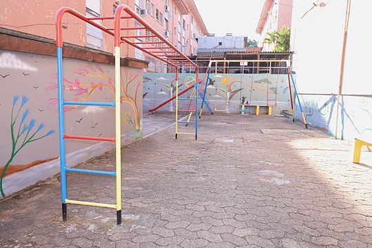 Área comum - Playground de kitnet/studio para alugar com 1 quarto, 52m² em São Sebastião, Porto Alegre