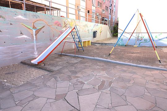 Área comum - Playground de kitnet/studio para alugar com 1 quarto, 52m² em São Sebastião, Porto Alegre