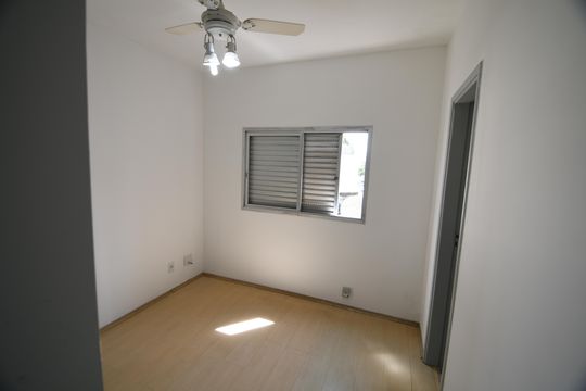 Quarto de apartamento à venda com 1 quarto, 50m² em Centro, Campinas