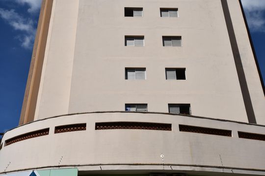 Fachada / Placa de apartamento à venda com 1 quarto, 50m² em Centro, Campinas