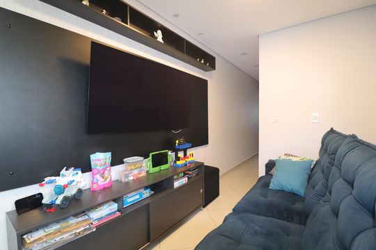 Sala de apartamento à venda com 2 quartos, 94m² em Vila Mazzei, Santo André