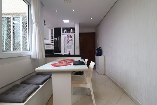 Sala de apartamento à venda com 2 quartos, 94m² em Vila Mazzei, Santo André