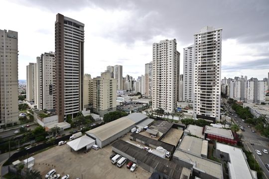 Apartamento para alugar com 3 quartos, 150m² em Serrinha, Goiânia