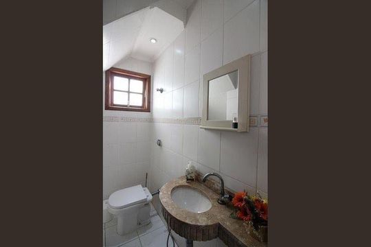 Casa à venda com 3 quartos, 330m² em Vila Mussoline, São Bernardo do Campo