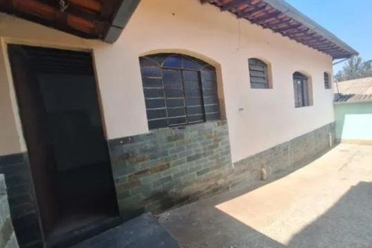 Casa para alugar com 3 quartos, 108m² em Caieiras, Vespasiano