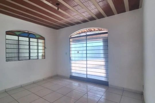 Casa para alugar com 3 quartos, 108m² em Caieiras, Vespasiano