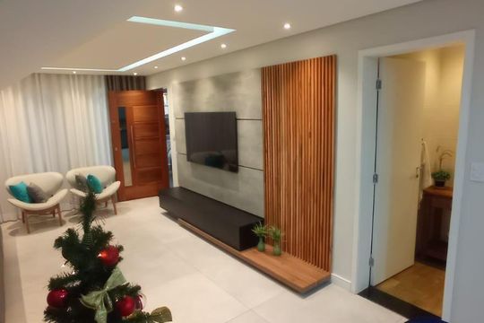 Casa à venda com 3 quartos, 239m² em Vila Curuçá, Santo André