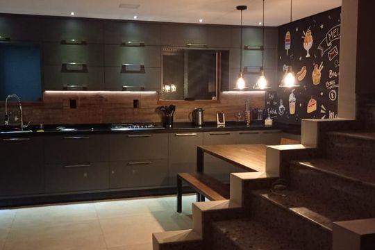 Casa à venda com 3 quartos, 239m² em Vila Curuçá, Santo André