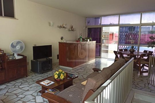 Casa à venda com 3 quartos, 372m² em Jardim Guanabara, Rio de Janeiro
