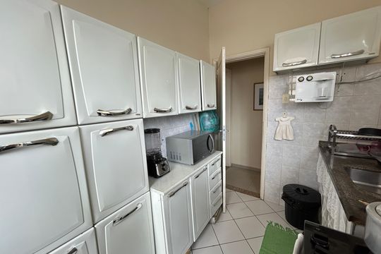 Cozinha de apartamento à venda com 2 quartos, 82m² em Higienópolis, Rio de Janeiro