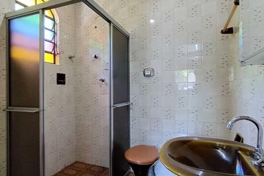 Banheiro 2 de casa para alugar com 2 quartos, 150m² em Cristo Rei, São Leopoldo