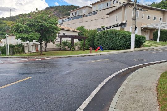 Casa de Condomínio à venda com 3 quartos, 126m² em Vila Madeira, Nova Lima