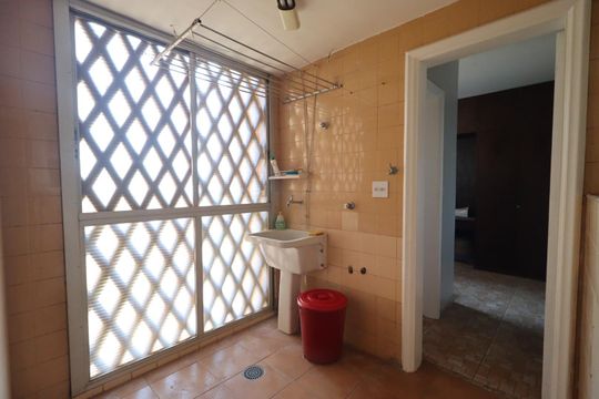 Área de Serviço de apartamento para alugar com 5 quartos, 450m² em Centro, Ribeirão Preto