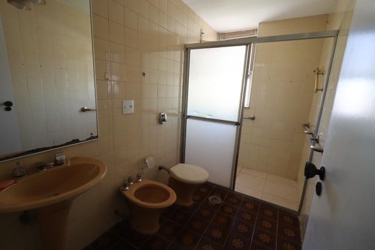 Banheiro da Suíte 1 e 2 de apartamento para alugar com 5 quartos, 450m² em Centro, Ribeirão Preto