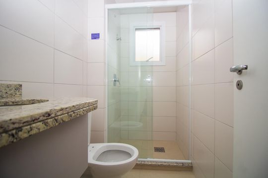 Banheiro 2 de apartamento para alugar com 3 quartos, 75m² em Cidade Baixa, Porto Alegre