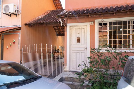Fachada de casa de condomínio para alugar com 2 quartos, 71m² em Campo Grande, Rio de Janeiro