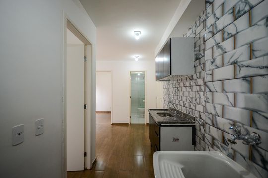Cozinha de apartamento para alugar com 2 quartos, 36m² em Jardim Bandeirantes, São Paulo