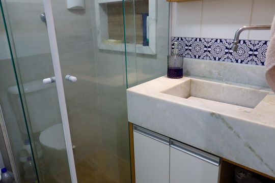 Banheiro de apartamento à venda com 2 quartos, 45m² em Jardim Sao Pedro, Osasco