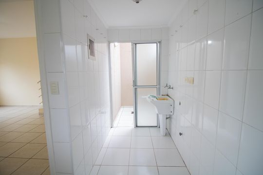 COZINHA E ÁREA DE SERVIÇO de casa de condomínio à venda com 2 quartos, 100m² em Sítio do Mandaqui, São Paulo