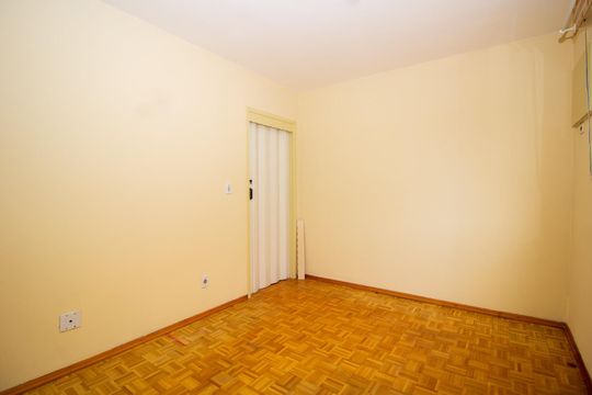 Sala  de apartamento para alugar com 2 quartos, 80m² em Passo d’Areia, Porto Alegre
