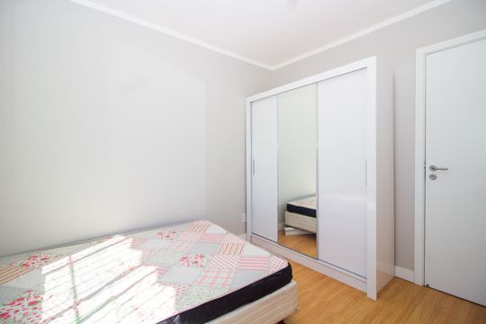 Quarto 2 de apartamento para alugar com 2 quartos, 55m² em Jardim Itu, Porto Alegre