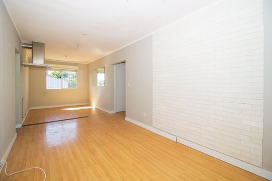 Sala  de apartamento para alugar com 2 quartos, 55m² em Jardim Itu, Porto Alegre