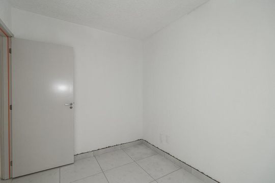 Quarto 2 de apartamento à venda com 2 quartos, 41m² em Jardim Carvalho, Porto Alegre