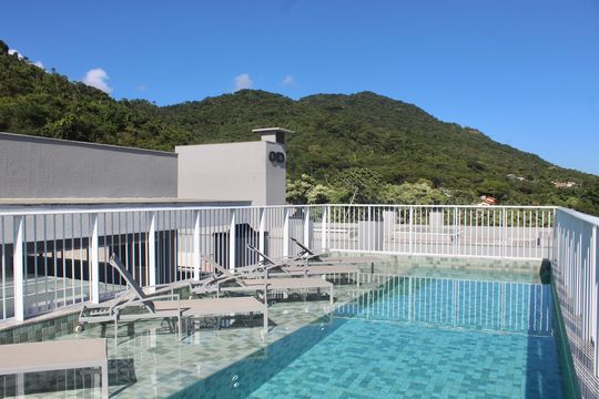 Área comum - Piscina de apartamento para alugar com 2 quartos, 70m² em Ribeirão da Ilha, Florianópolis
