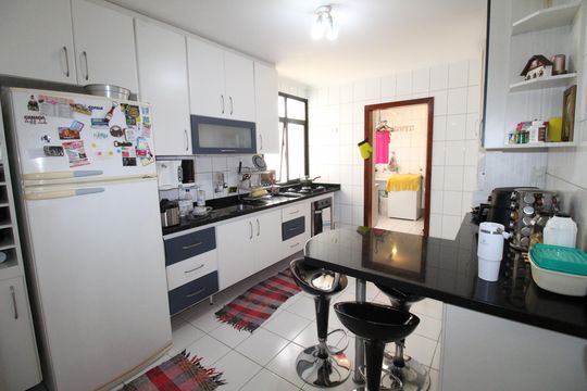 Cozinha de apartamento para alugar com 3 quartos, 127m² em Jardim Satélite, São José dos Campos