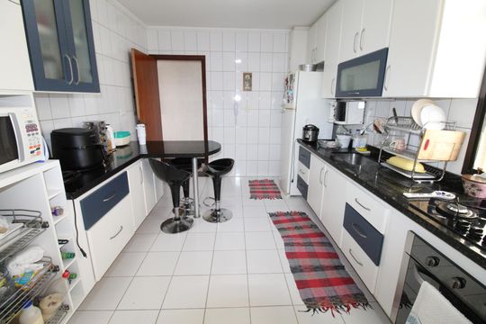 Cozinha de apartamento para alugar com 3 quartos, 127m² em Jardim Satélite, São José dos Campos