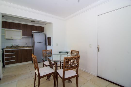 Sala  de apartamento para alugar com 1 quarto, 42m² em Petrópolis, Porto Alegre