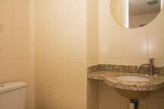 Lavabo  de apartamento para alugar com 1 quarto, 42m² em Petrópolis, Porto Alegre