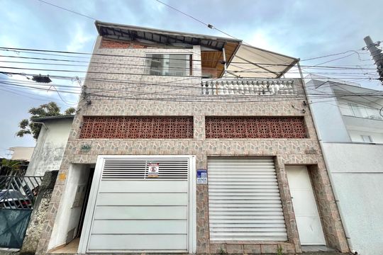 Fachada de casa à venda com 3 quartos, 160m² em Vila Paulista, São Paulo