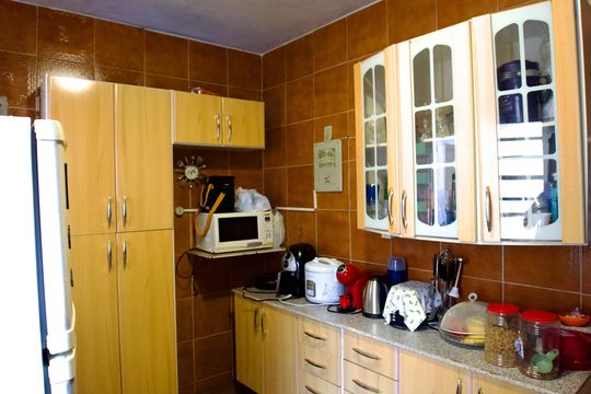 Cozinha (Casa 1) de casa para alugar com 6 quartos, 342m² em Concórdia, Belo Horizonte