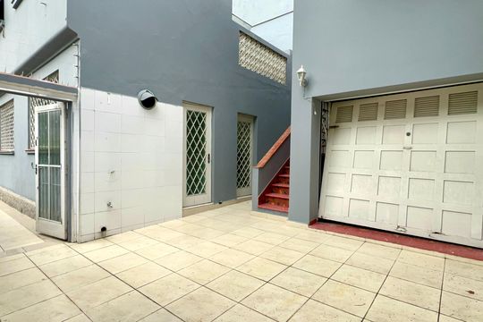 Garagem de casa à venda com 4 quartos, 220m² em Jardim Paulista, São Paulo