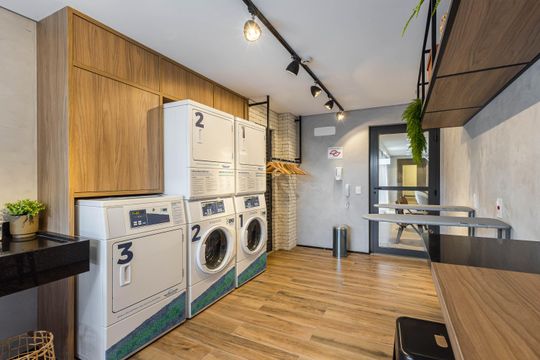 Lavanderia de kitnet/studio para alugar com 1 quarto, 27m² em Pinheiros, São Paulo